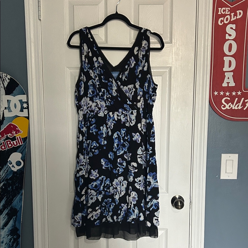 Simply Vera Vera Wang Black and Blue Floral Mini Dress